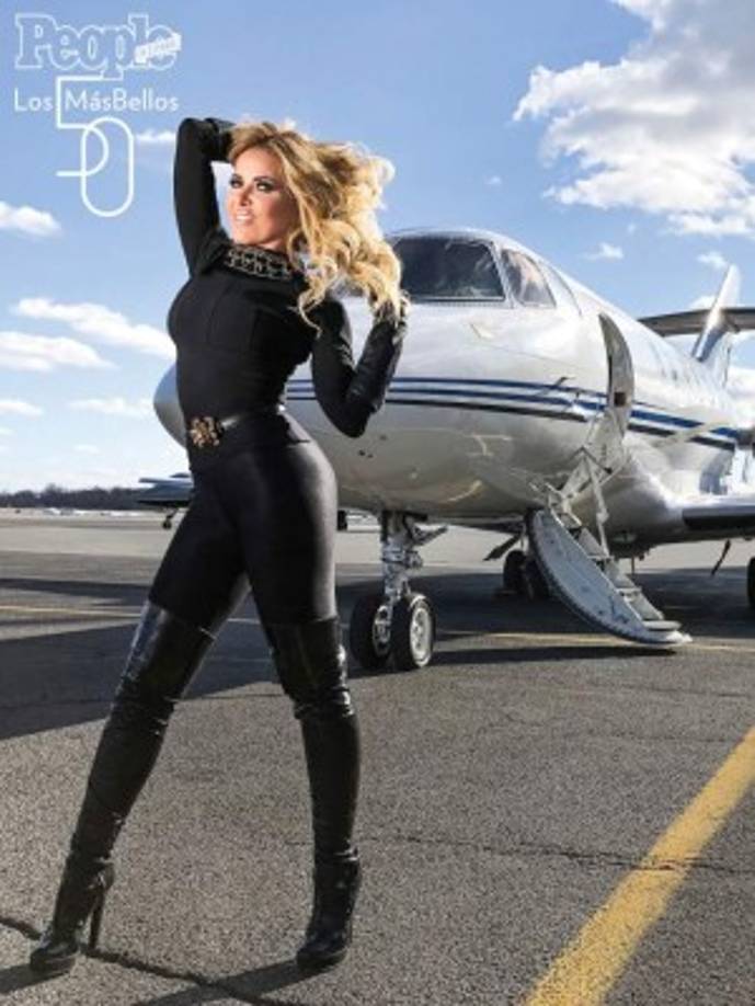 Gloria Trevi (50) dijo estar súper halagada de haber sido escogida para los 50 más bellos: 'Jamás, jamás en la vida cuando estaba en la escuela y me hacían bullying, me jalaban las trenzas y me decían 'patito feo', me imaginé esto'