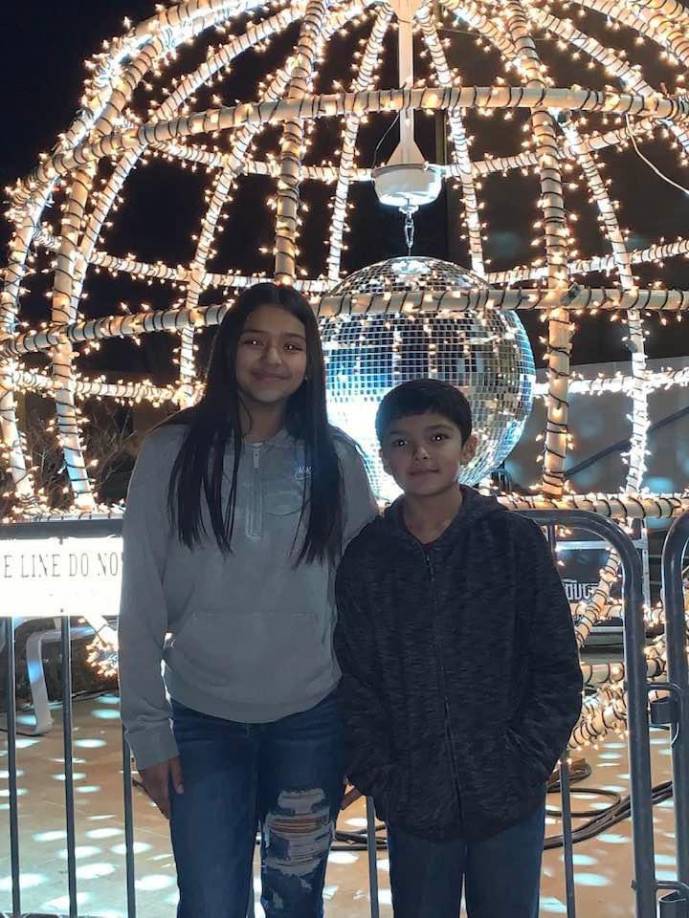 Fotos en vida de los dos menores de edad.