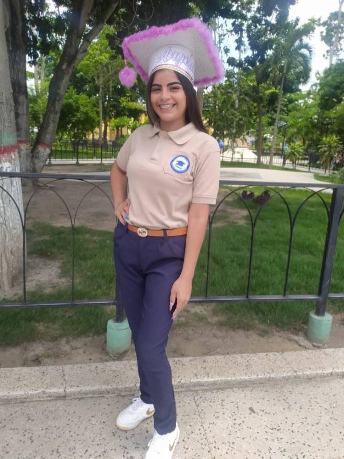 Forenses acudieron al lugar de los hechos para realizar el levantamiento del cuerpo y dar inicio a las investigaciones pertinentes.