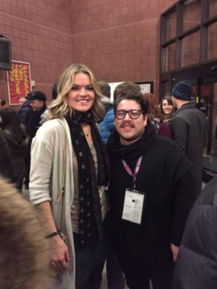 El director hondureño, Jurek Jablonicky con la actriz Missi Pyle.