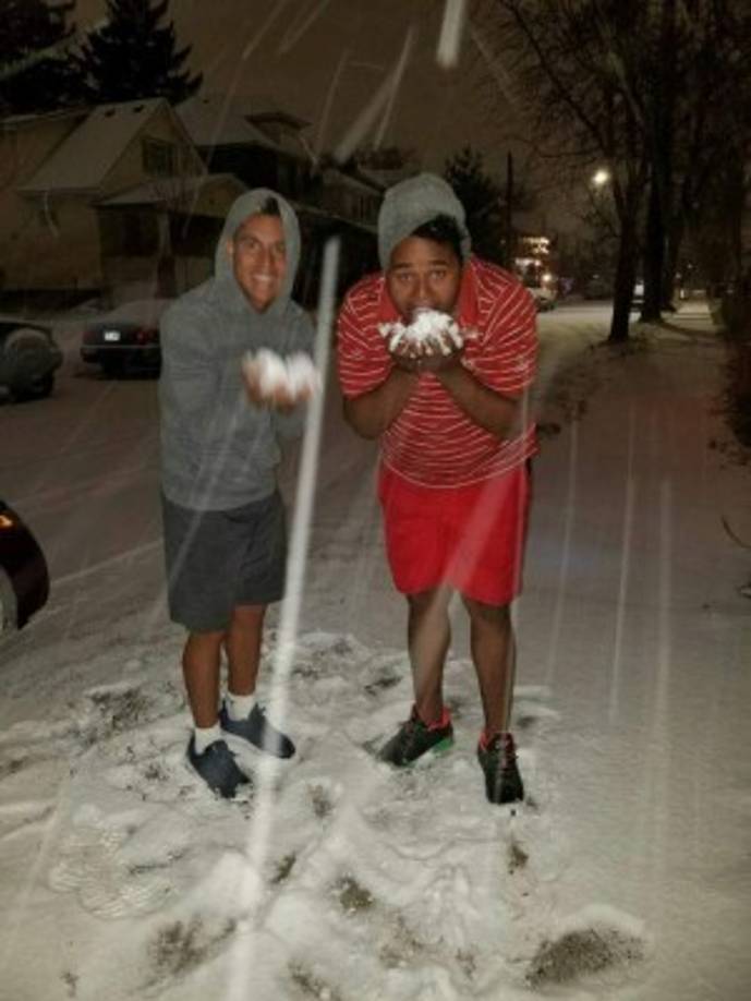 Nando Leiva junto al jugador de Club Deportivo Olimpia, Gerson Rodas.