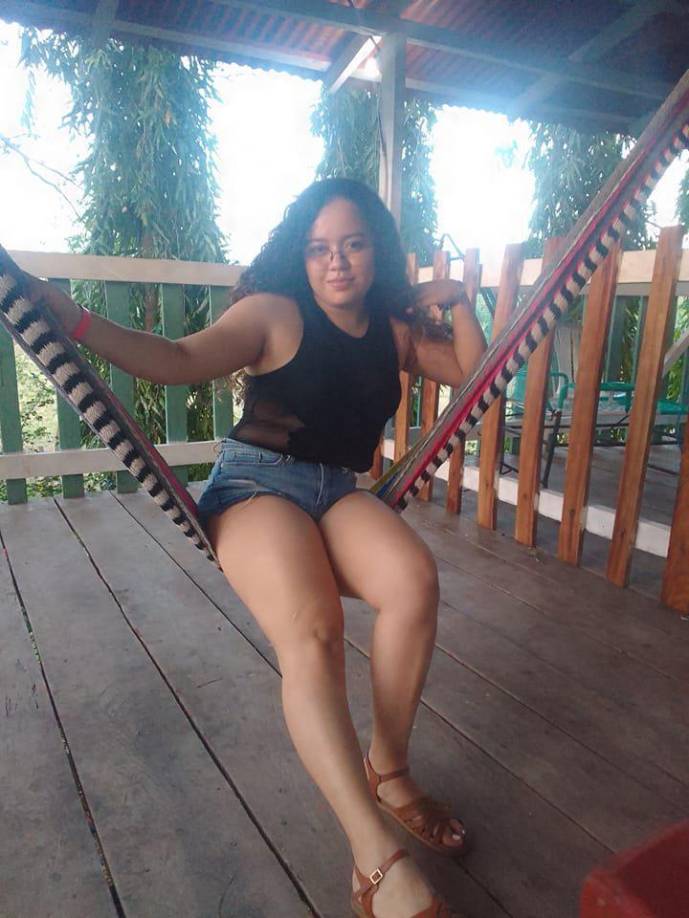 La joven regresaba de su habitual jornada de trabajo cuando perdió la vida producto de la imparable violencia que impera en Honduras. 