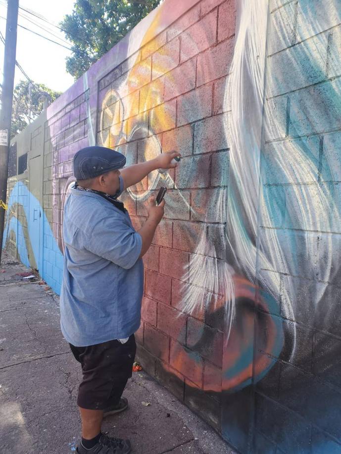 Y continuó diciendo que “participar en iniciativas como esta no solo deja una huella visual, sino también una marca de amor y compromiso en nuestra sociedad”.