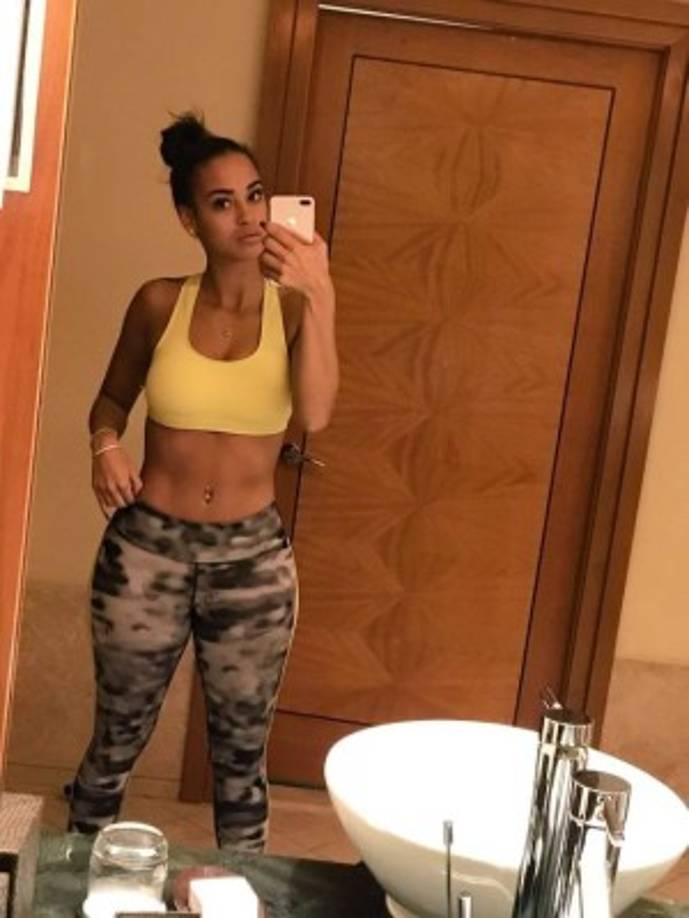 Y agregó: 'Me vio salir y me dijo '¿Por qué tardaste tanto?'. Le dije que estaba defecando'. Su respuesta, con un tono de fastidio fue concreta: 'Sabes que no deberías hacer eso', y le indicó que debía hacerlo en el baño para huéspedes.