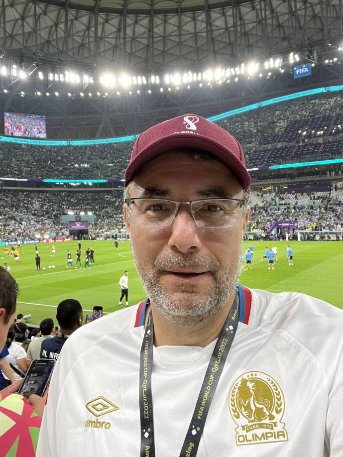 El político hondureño Luis Zelaya mostró en sus redes sociales que se dio el lujo de presenciar en vivo el Argentina vs México en Doha.