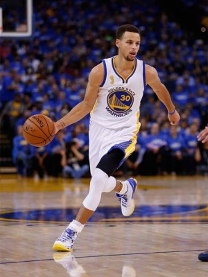 Stephen Curry, basquetbolista estadounidense se encuentra en el cuarto lugar con 80 millones de dólares;misma cantidad que Lionel Messi.