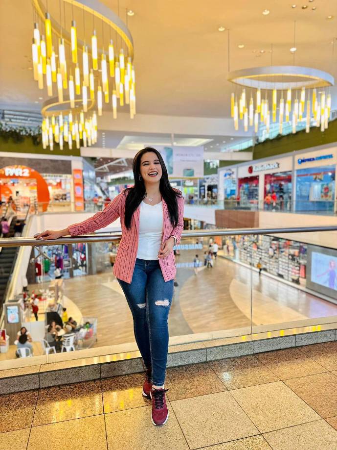 En una emotiva declaración, Francy explicó que su decisión responde a su deseo de priorizar el tiempo con sus hijas y emprender nuevos proyectos.