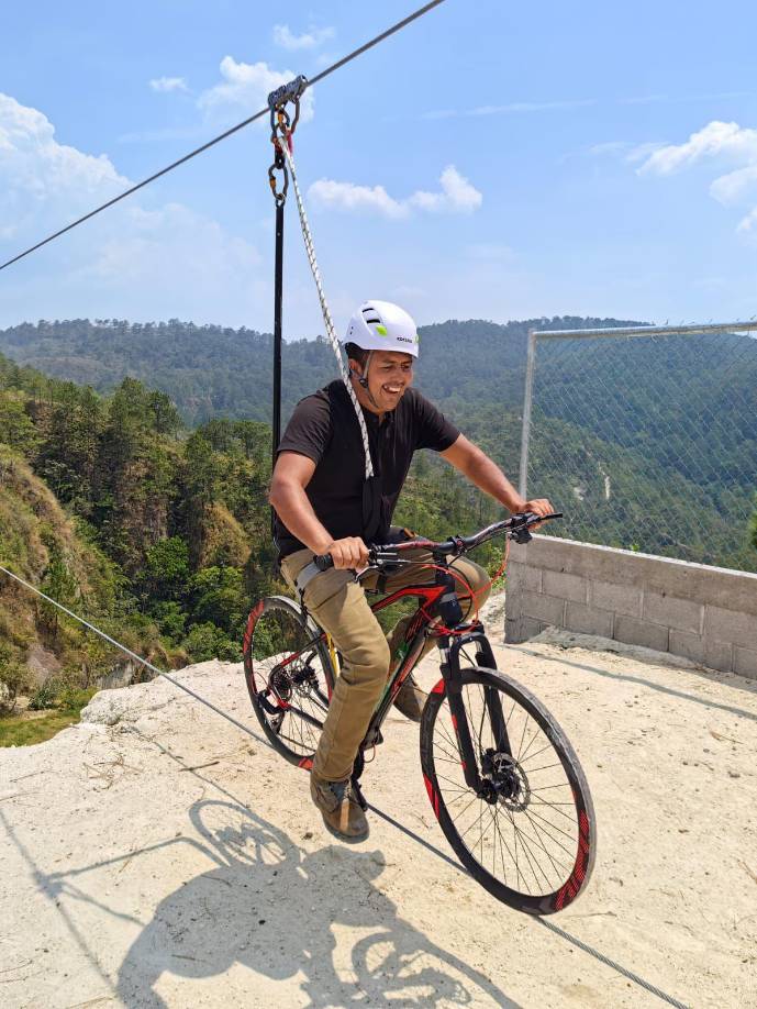 El Bici Canopy La Hondura es único en el país.
