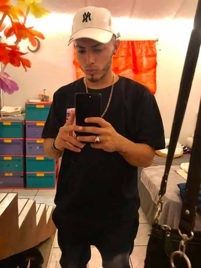 Familiares y amigos lamentaron el trágico deceso del joven, quien era muy reconocido en el sector de Dos Caminos. 