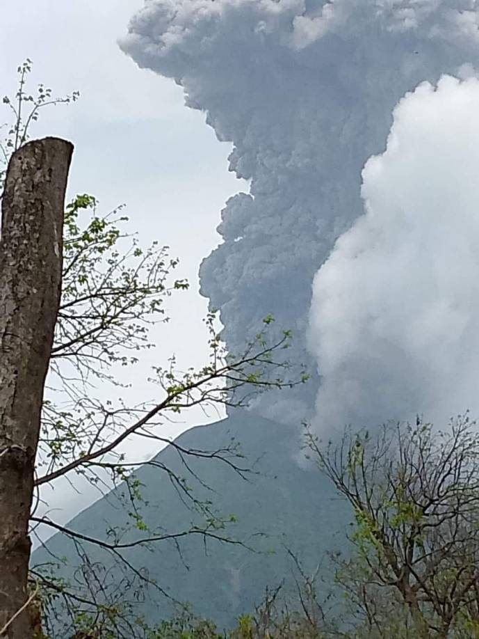Cabe mencionar que, la erupción del volcán Concepción se registró a las dos de la tarde de este jueves 16 de mayo.