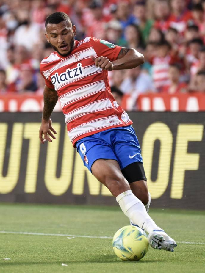 OFICIAL: Granada y Olympique de Marsella alcanzaron un acuerdo para el traspaso del delantero colombiano Luis Suárez. 