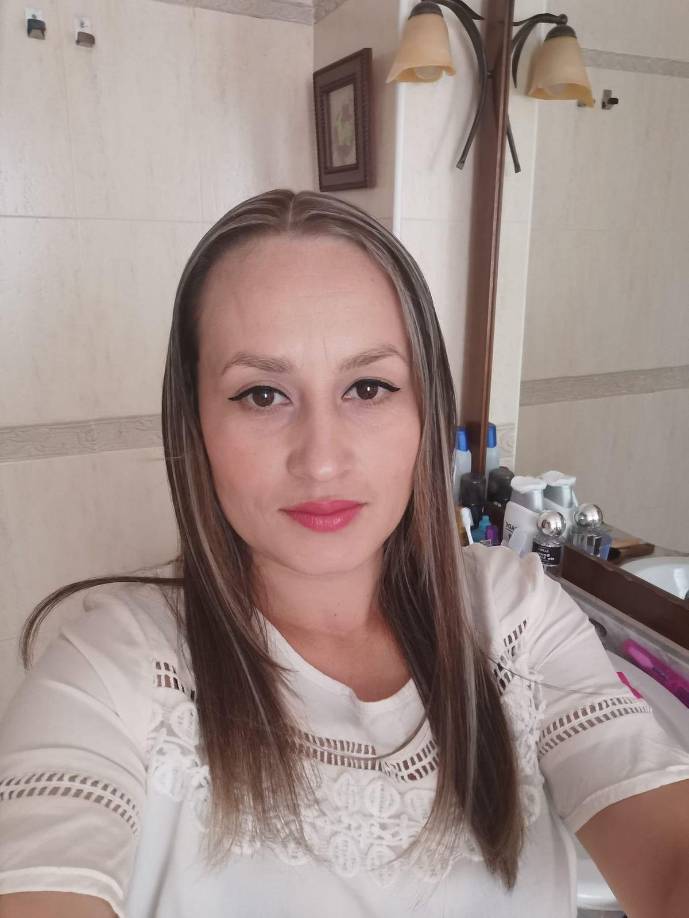 “Que Dios te reciba en su gloria, prima. Tus hijos te extrañarán”, escribió una familiar en Facebook. 