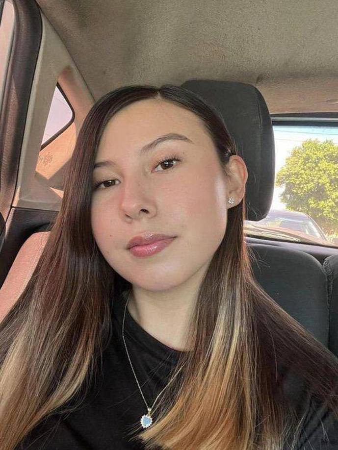 Según testigos, la última vez que vieron a la joven fue a las afueras de un local de conveniencia ubicado en el boulevard Benito Juárez. Se desconoce si la joven estaba acompañada o si se dirigía a un lugar en específico.