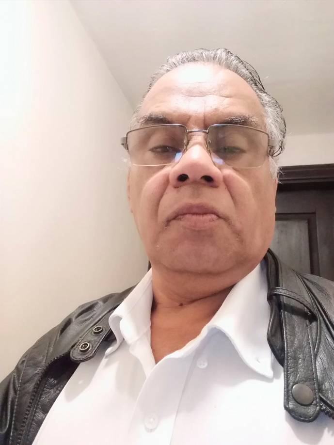 La familia de Eduardo Flores no ha dado detalles de siu muerte aunque hace dos días había estado haciendo algunos publicaciones en sus redes sociales.