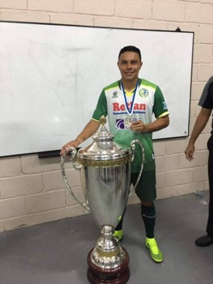 Marcelo Canales de Olimpia ,de la liga nacional torneo clausura 2017