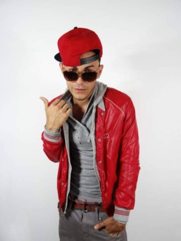 Da Play siguió su carrera como solista trabajando temas en colaboración con D Fanel, Syrome y Maynor MC, entre otros.