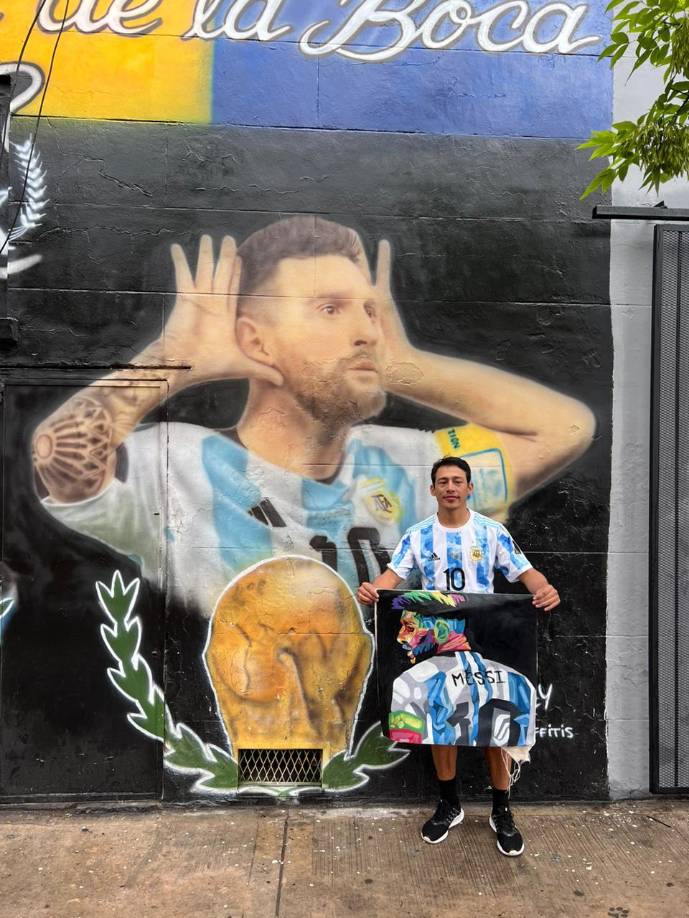 ”El dinero que recaudemos será destinado para comprar juguetes y regalos en esta navidad para los niños de escasos recursos de mi ciudad de La Ceiba, Atlántida”, contó Castejón.