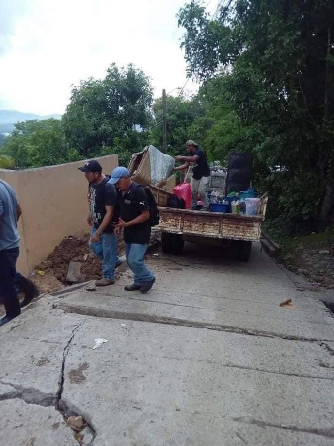 Vecinos del sector aprovecharon para hacer un llamado a la presidenta Xiomara Castro y que les ayude ya que no tienen donde vivir.