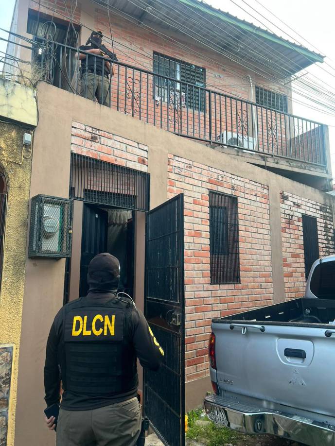 Wilkin Montalván tuvo estrechos vínculos con narcotráfico y política El MP investiga a Milton Mateo Montalván Mejía, Vanseal Karina Soto Mc Nab, Ricardo Alexis Padilla Mejía, Alberto Muccioli Ordóñez, Edwin Wilfredo Montalván Mejía, Norberta Caridad Mejía Munguía, Ángel Armando Flores Meza e Iris Belinda Jiménez Sierra. 