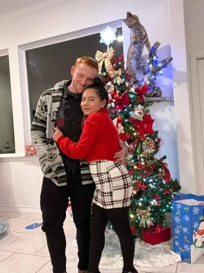 En sus redes sociales, la joven compartía varias fotografías con su esposo, en las que se podía ver que ambos estaban enamorados y pasaban mucho tiempo juntos.