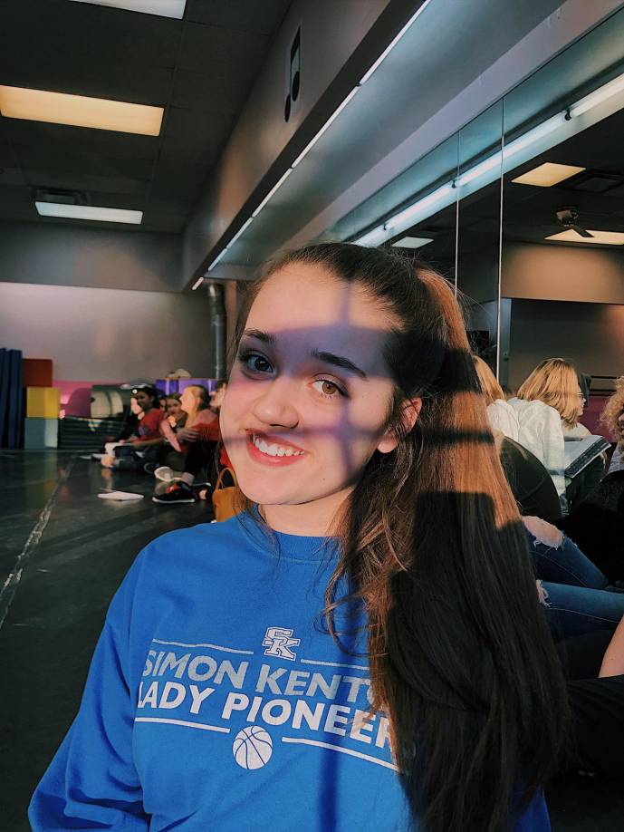 “Tengo la suerte de haberte conocido, Lauren Collins, y estoy muy agradecida de que nuestras familias se hayan unido”, escribió por su parte su prima en Facebook.