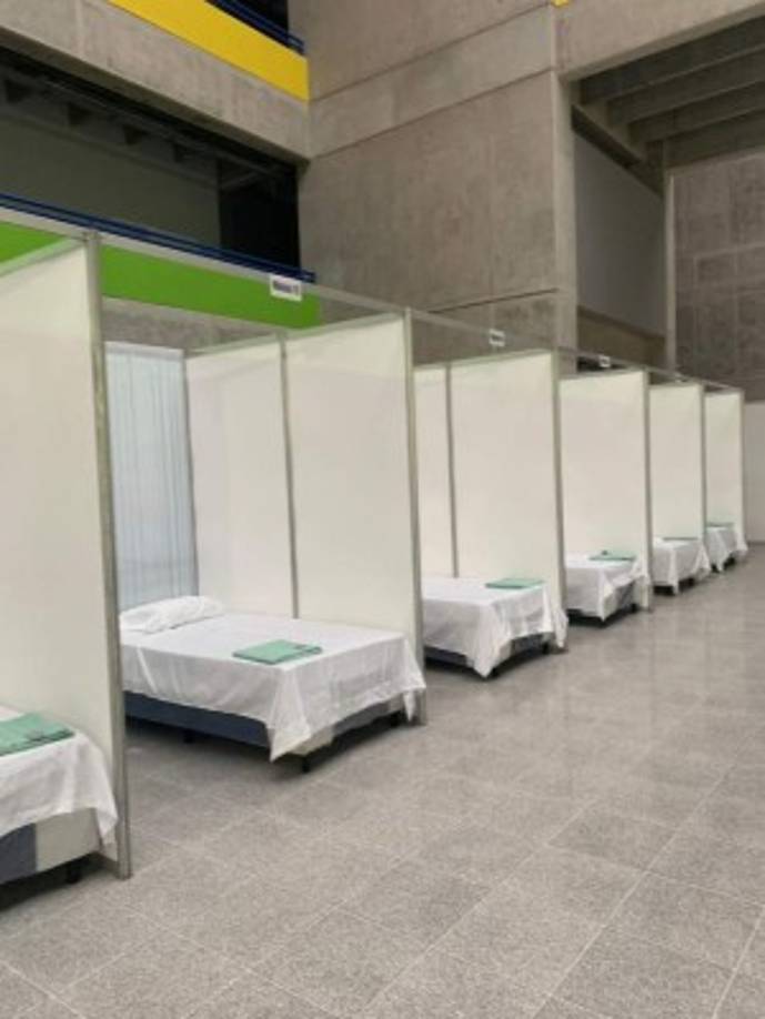 'La UNAH puso a disposición de los hondureños el Centro de Diagnóstico de Imágenes Biomédica Investigación y Rehabilitación. Se colocarán camas con todos los insumos para atender a los pacientes, previendo saturación en los hospitales', dijo el canciller Lisando Rosales.