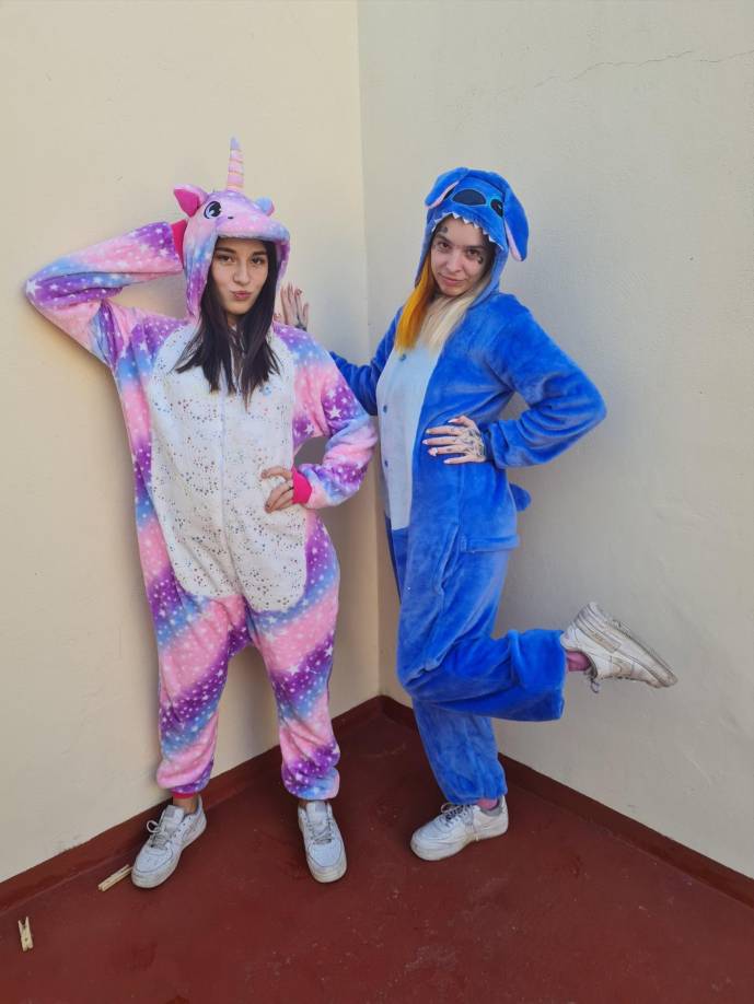 “Yo no sé qué decir porque me preguntan cuál sería mi trabajo ideal y yo no sé qué decir. No hay ninguno. Mi mamá me está mandando mensajes de que me van a quitar la tenencia de mis hijas. No es un chiste, basta”, apuntó.