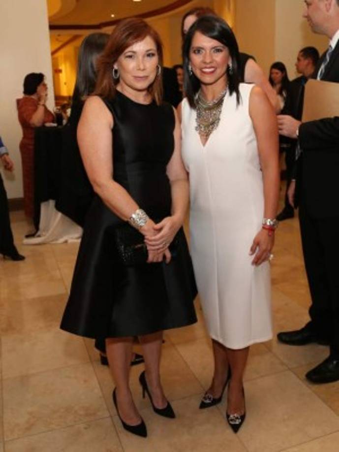 Ana Zelaya y Regina Eyl.