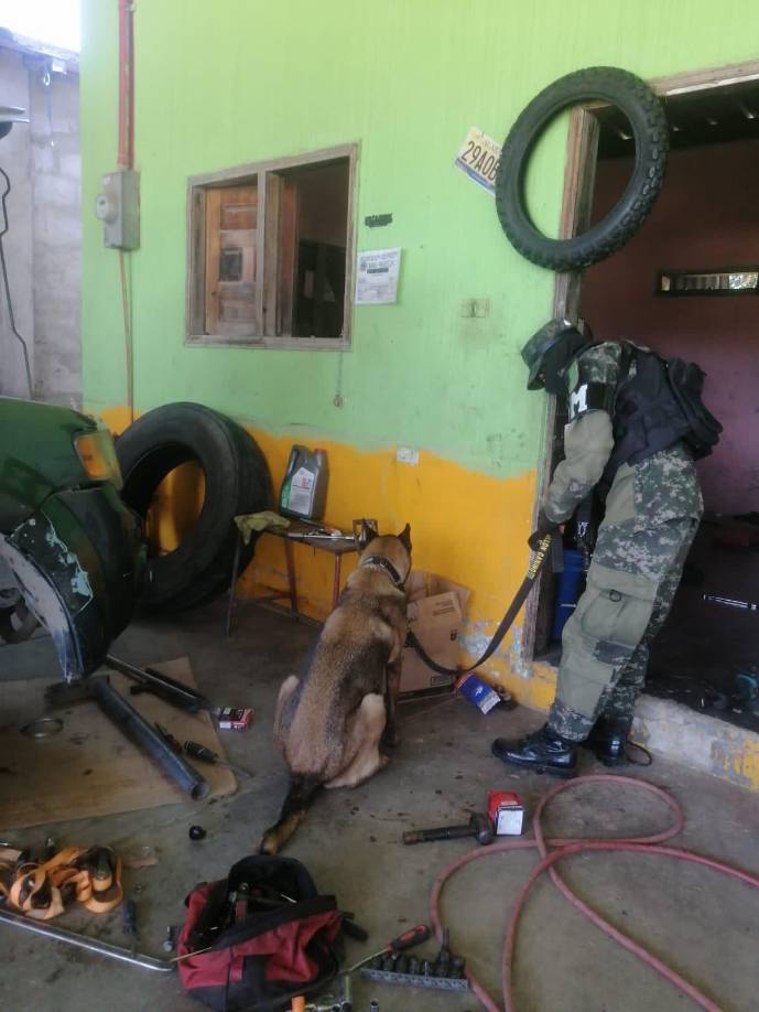 El violento hecho se registró el 26 de junio de 2023. <b>Manuel Armando Villeda </b>trabajaba en el taller cuando tuvo una pelea con una de las víctimas. En medio de la pelea, el hondureño sacó un arma de fuego y le disparó al hombre. Después el amigo de la víctima quiso auxiliarlo, pero <b>Manuel Armando Villeda</b> también le disparó, causándole la muerte a ambos.