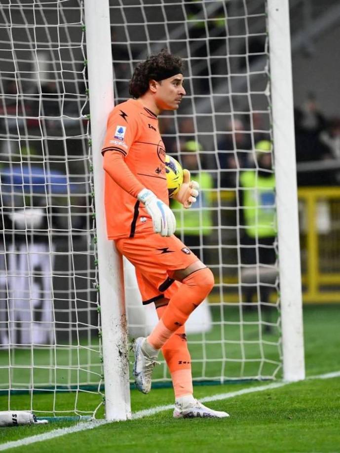 El vuelo en el que viajaba el mexicano tuvo fallas mecánicas antes de llegar a su destino, por ende tuvo que activar el protocolo de impacto.