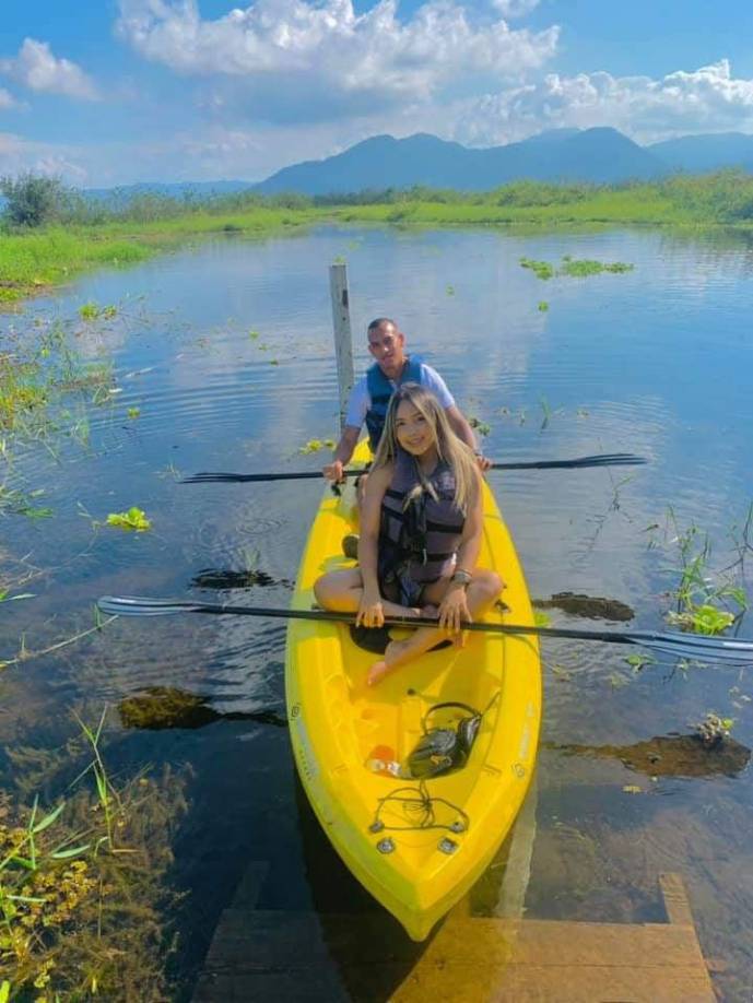 La bella licenciada que fue conquistada por futbolista hondureño