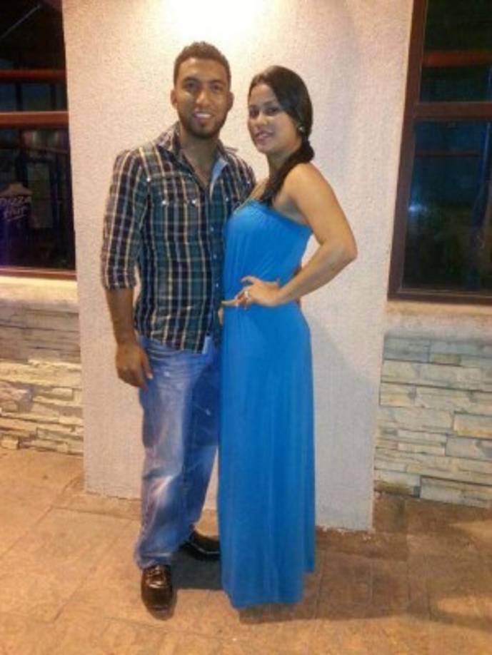 Reinieri Mayorquín junto a su esposa forman un lindo matrimonio. Ambos están a cargo del negocio.