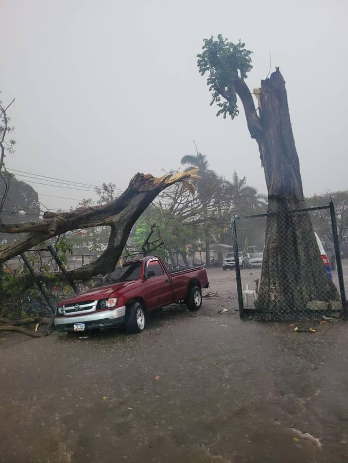 Primeras lluvias de mayo saturan San Pedro Sula
