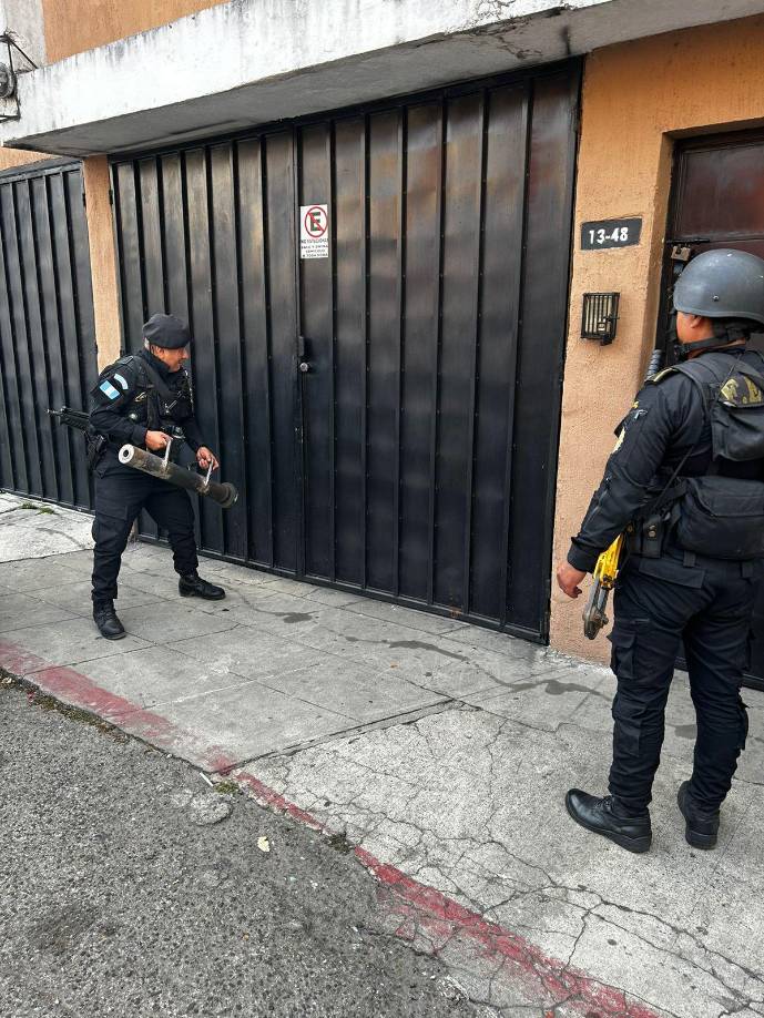 Las dos víctimas rescatadas, una colombiana y una hondureña, fueron remitidas al Instituto Guatemalteco de Migración para ser devueltas a su país. 