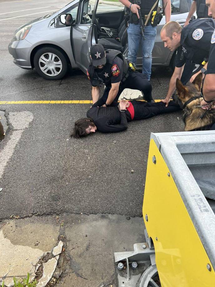 Quién es Robert Crimo, el rapero detenido por la masacre del 4 de julio en EEUU