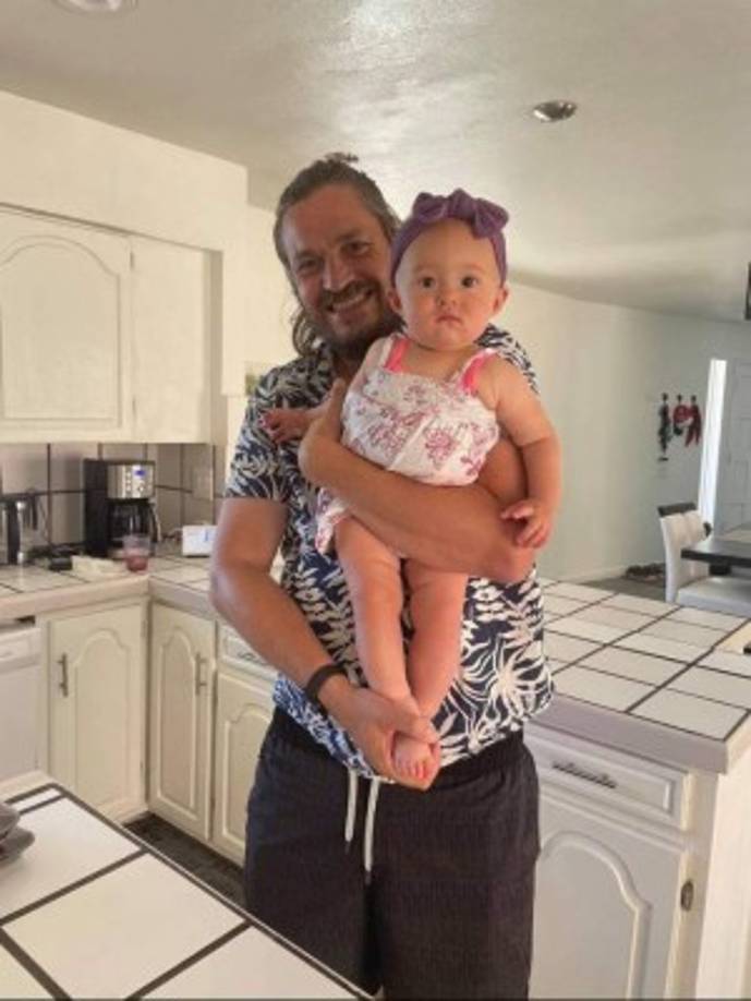 Es posible que los desafortunados estuvieran deshidratados, ya que el termómetro alcanzó un máximo de casi 43°C el día de su muerte, pero esto parece poco probable, ya que los paramédicos confirmaron que llevaban agua.