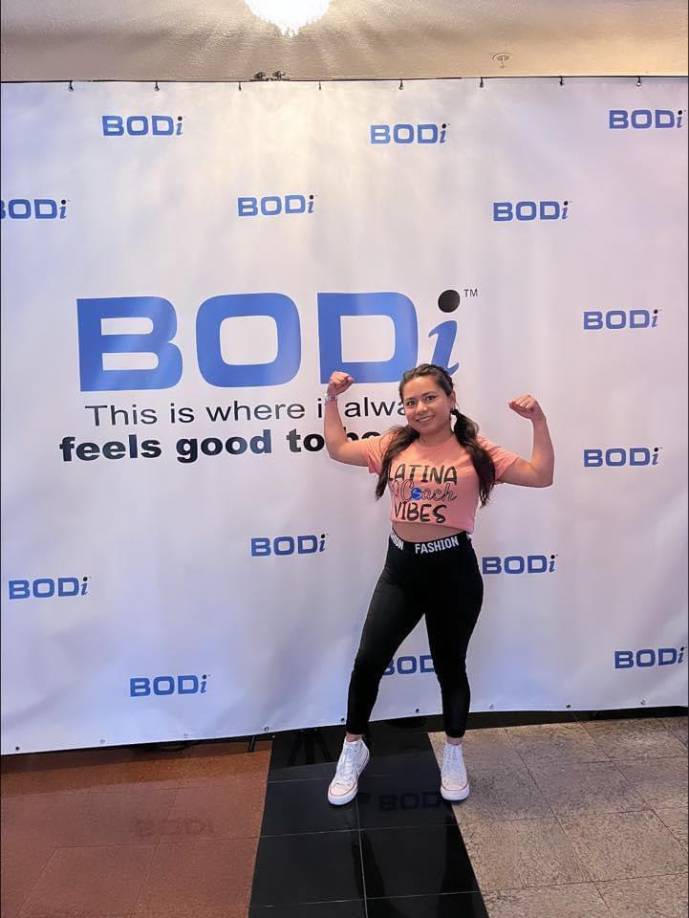 Anggy era originaria del municipio El Viejo, en Nicaragua, y había migrado a Estados Unidos hacía tres años. Tras su llegada, conoció al estadounidense Jared James Dicus en una carnicería y se casaron en octubre de 2022.