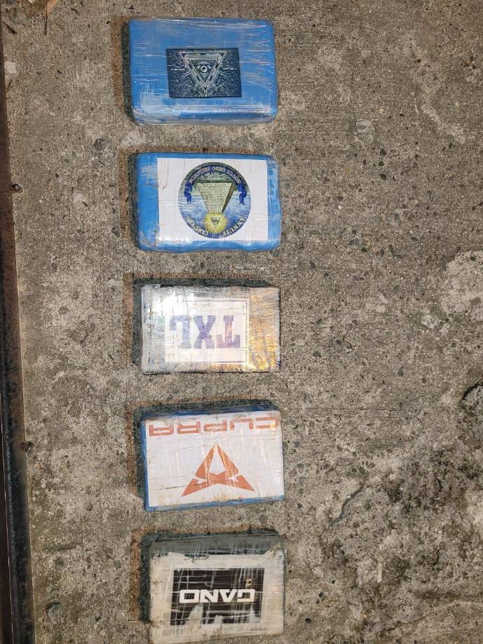 Y los kilos tenían distintas marcas en el exterior.