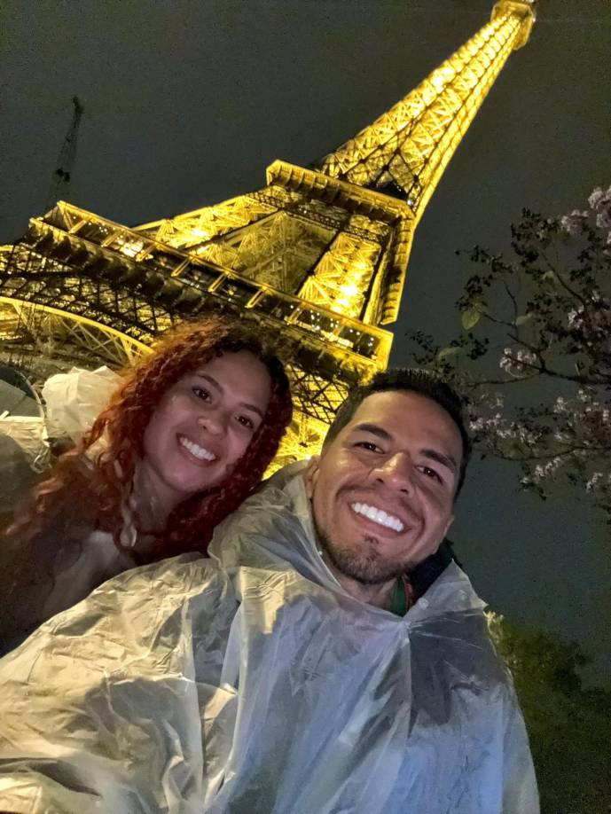 La Asamblea Nacional expresó la noche del domingo, a través de su cuenta en X, un “profundo sentimiento de pesar y solidaridad a sus familias y amigos” ante el “terrible asesinato” de la pareja.