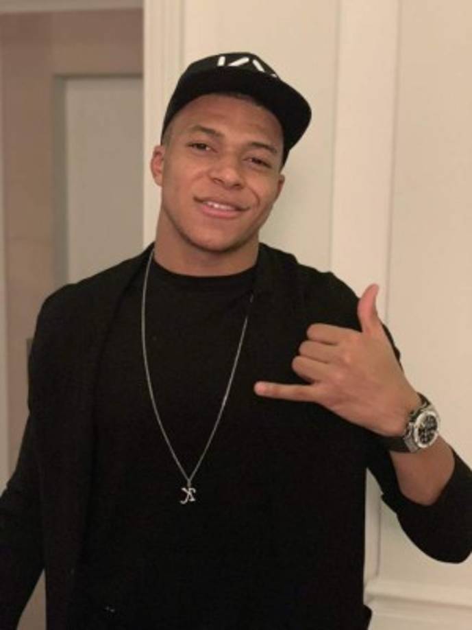'¡Felices Fiestas!', escribió Kylian Mbappé en las redes sociales.