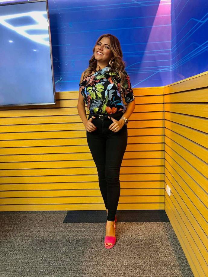 La periodista hondureña destacó que ella ha recibido propuestas a diputaciones en el Partido Liberal, Libre y Partido Nacional. 