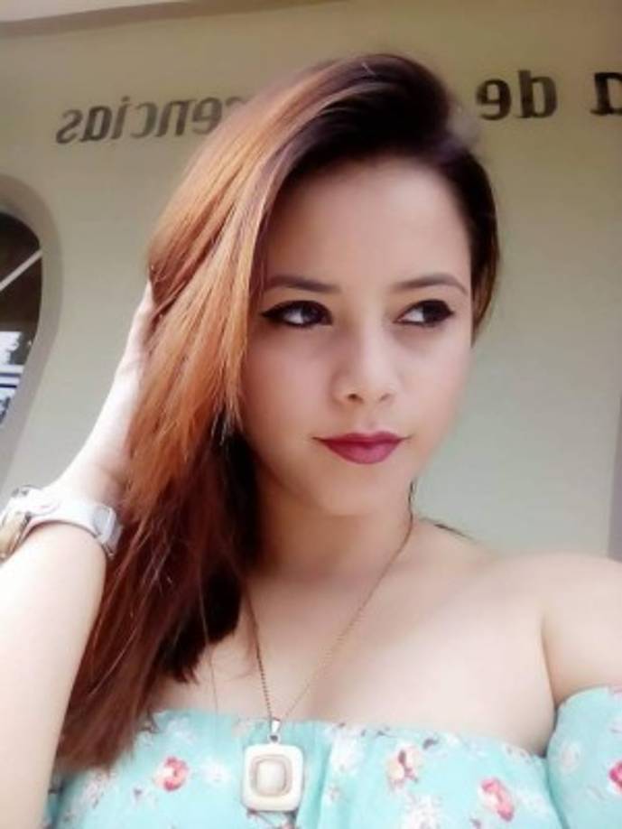 'Creo que me he vuelto a enamorar otra vez de la mujer mas bella del mundo. Te amo mi vida preciosa... Bella, bella, bella mi carita de ángel', son parte de los mensajes que su esposo le dedicaba en Facebook.<br/>Las autoridades informaron que están tras la pista del responsables del dantesco hecho.