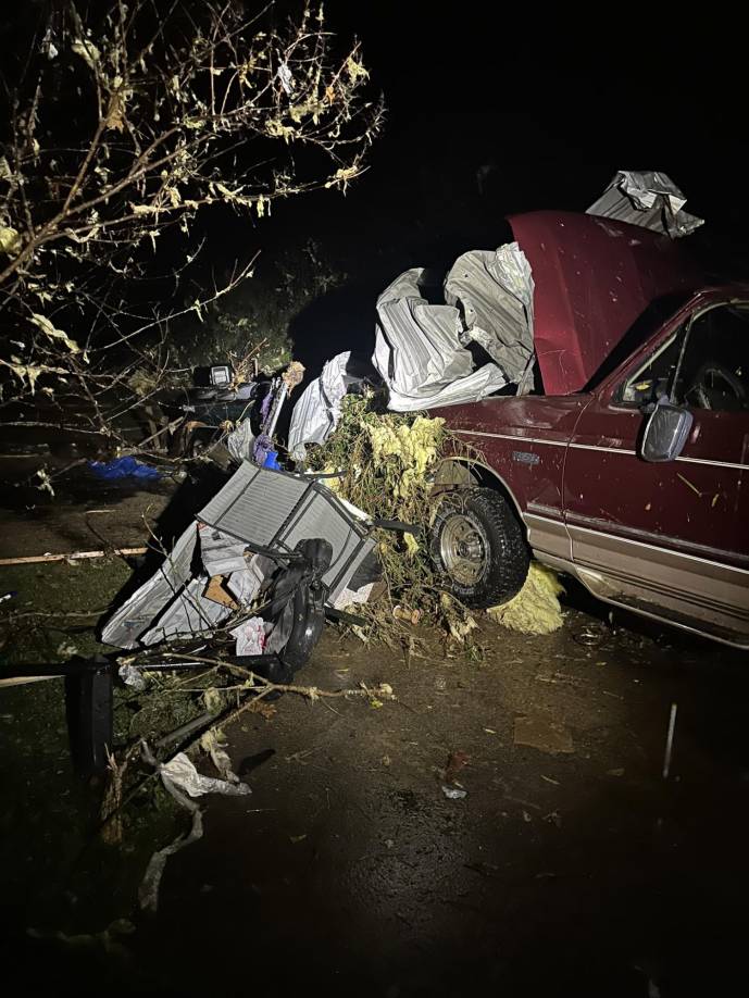 Tornados dejan por lo menos dos muertos en el sureste de EEUU