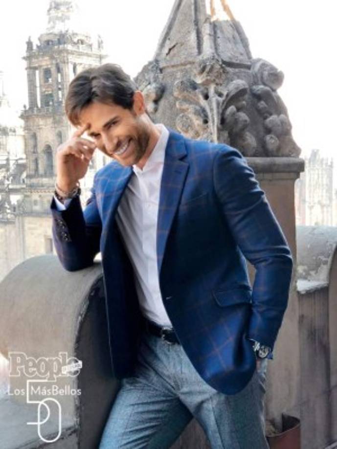 El argentino Sebastián Rulli fue fotografiado en la ciudad de México.<br/>