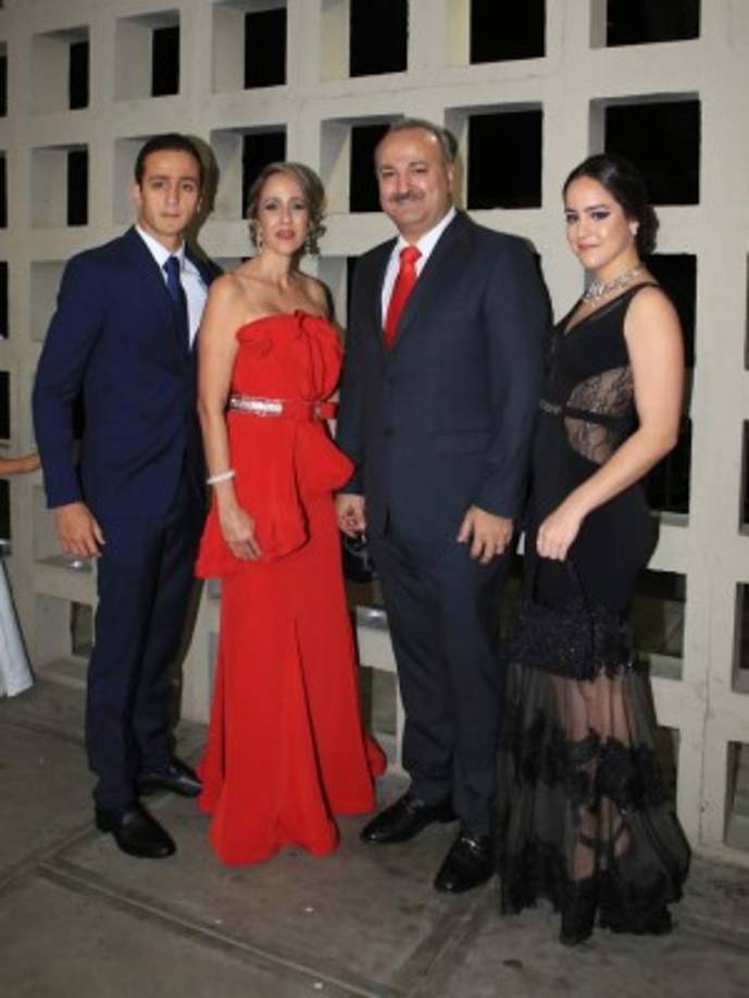 George, Rita, Wallid y Rosse Jabour.