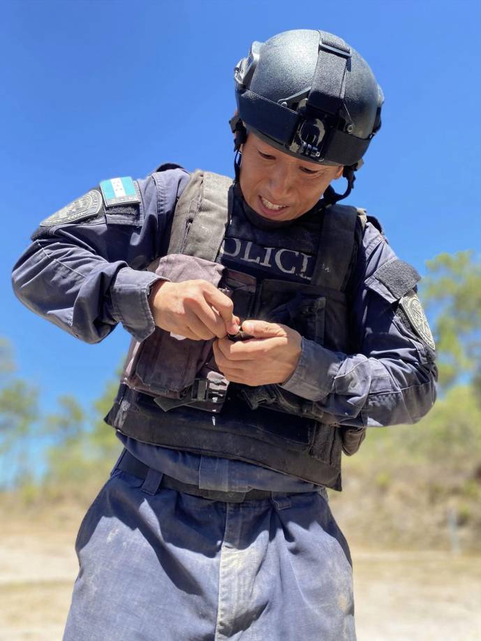 Shin Fujiyama quiso probar sus habilidades como policía de élite.