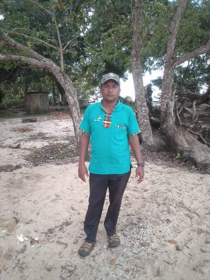 Las víctimas fueron identificadas como Erick Hayloc Jemes, de 42 años, y su pareja Maricela Dandy Osorio, quienes se conducían en una motocicleta dentro de la pista de aterrizaje.