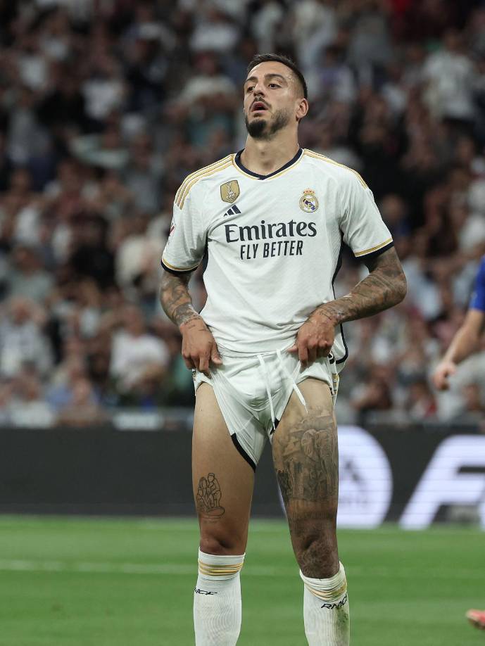 El delantero español Joselu Mato, frustrado ya que no encontraban el camino del empate.