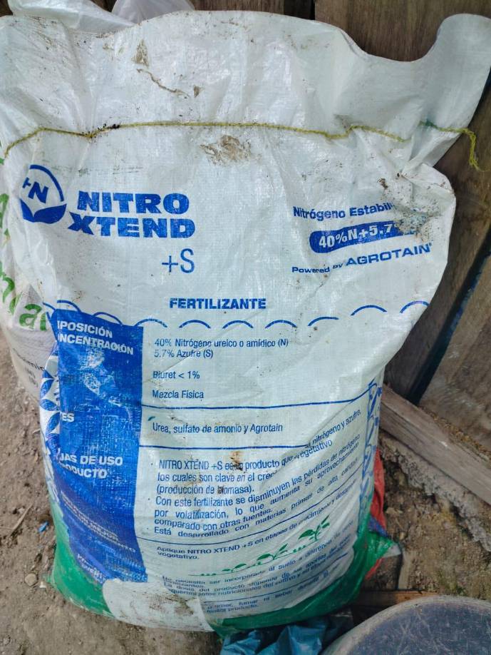 Uno de los sacos encontrados en el narcolaboratorio.