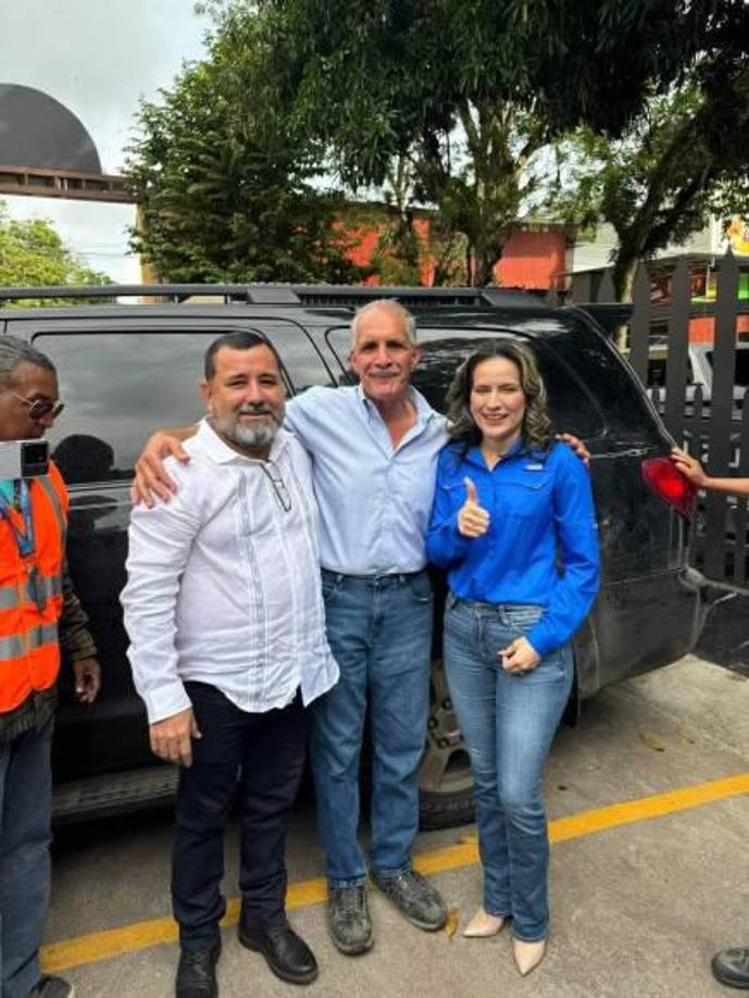 Tras los hechos, agentes de la Policía Nacional comenzaron investigaciones y, además, precisaron que se realizarán autopsias para esclarecer el caso. Intoxicación por monóxido de carbono sería una de las hipótesis estudiada por peritos de Medicina Forense y de la entidad policial. 